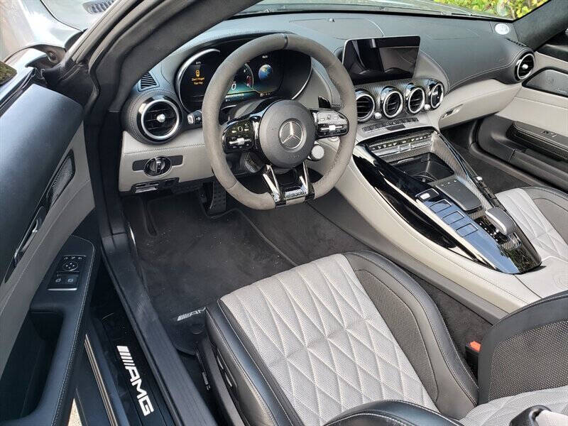 2020 Mercedes-Benz AMG GT 10