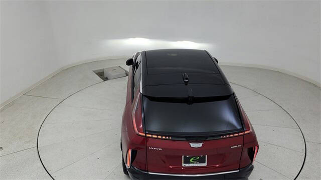 2025 Cadillac LYRIQ Luxury 3