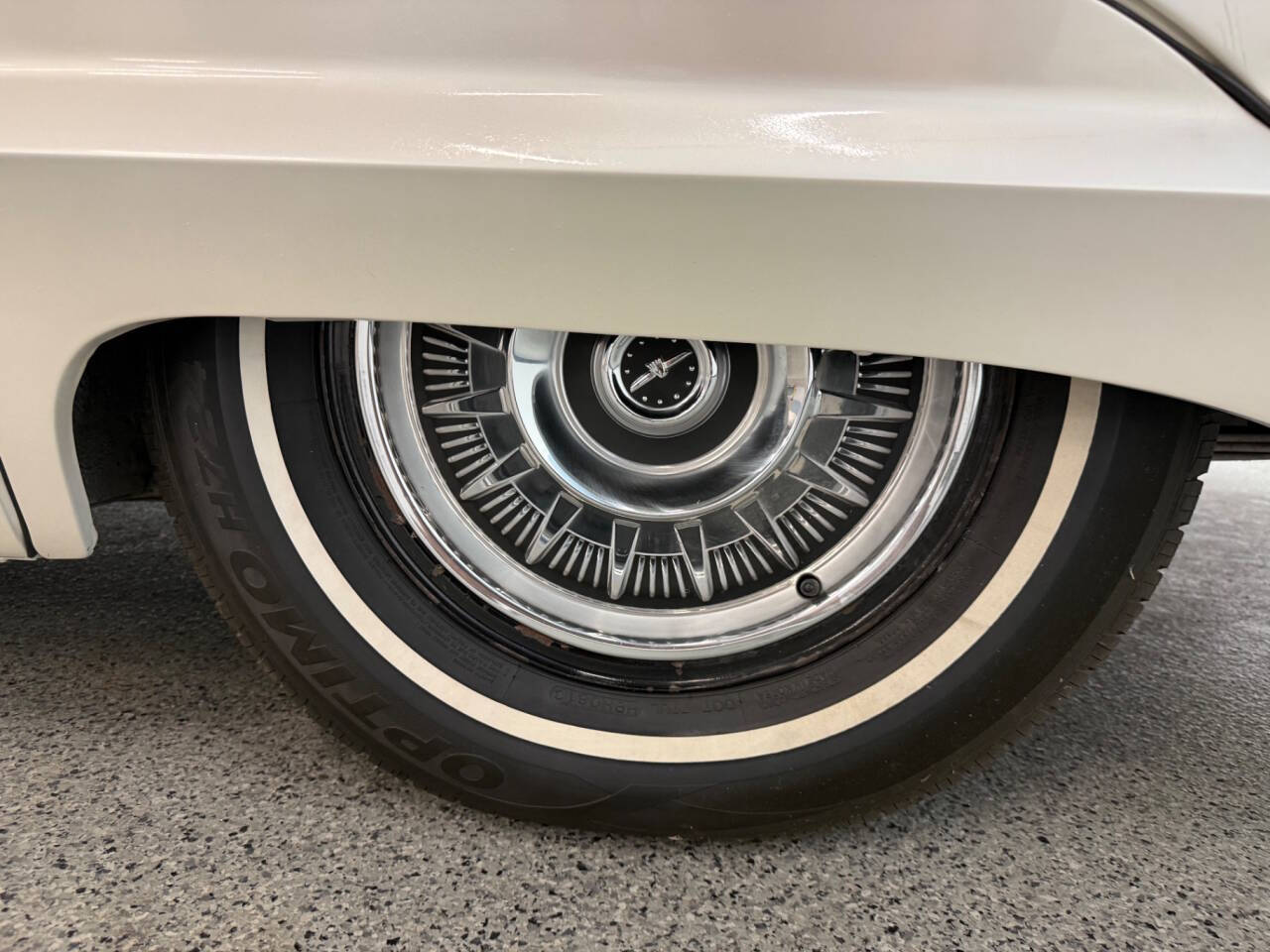 1964 Ford Thunderbird 15