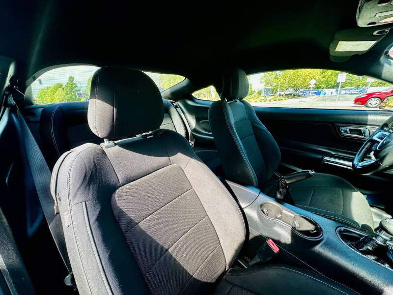 2017 Ford Mustang V6