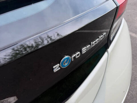2022 Nissan LEAF SV