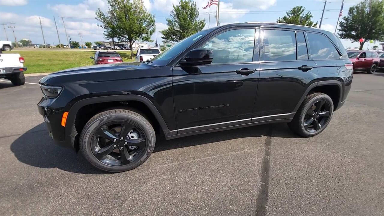 2024 Jeep Grand Cherokee for sale at Victoria Auto Sales in Victoria, MN