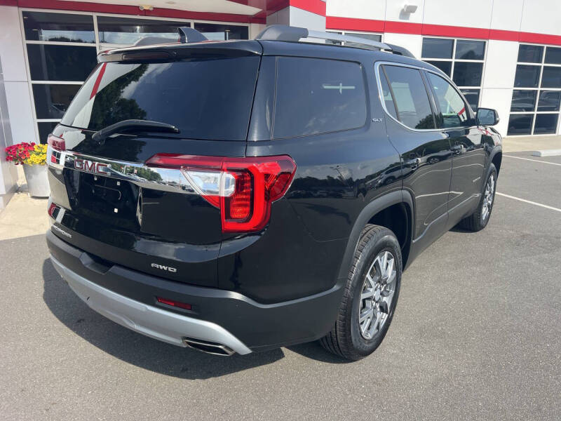 2023 GMC Acadia SLT