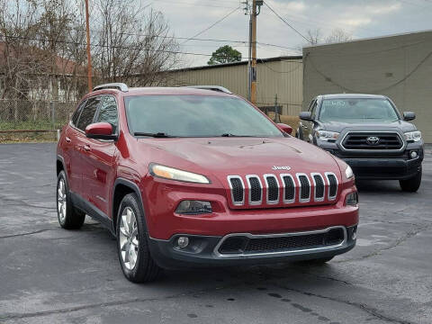 2017 Jeep Cherokee for sale at Breeden Pre-Owned in Van Buren AR