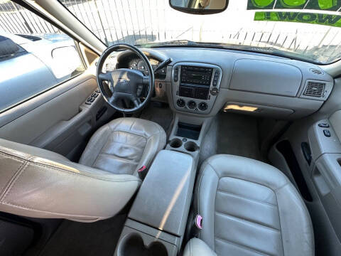 2005 Ford Explorer XLT