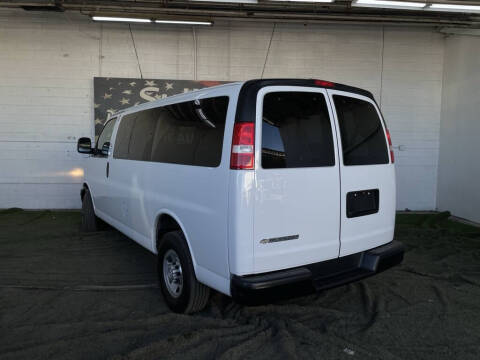 2017 Chevrolet Express LS 2500