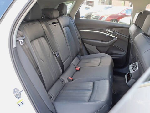 2019 Audi e-tron quattro Premium Plus