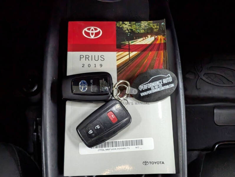 2019 Toyota Prius LE AWD-e