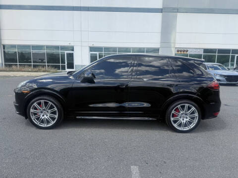 2013 Porsche Cayenne GTS