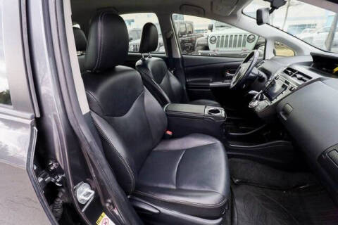 2017 Toyota Prius v Four