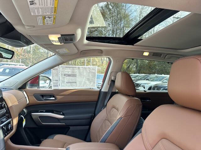 2025 Nissan Pathfinder Platinum