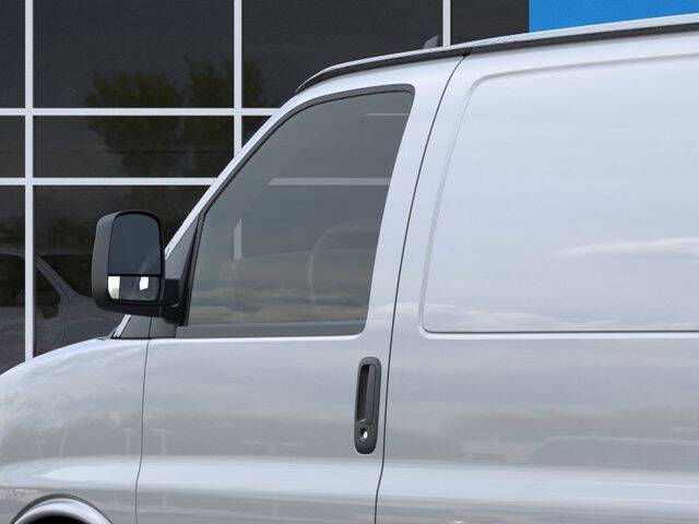 2025 Chevrolet Express 2500