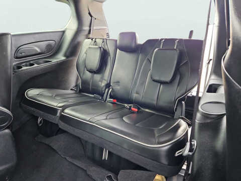 2024 Chrysler Pacifica Plug-In Hybrid Select