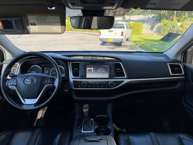 2019 Toyota Highlander SE