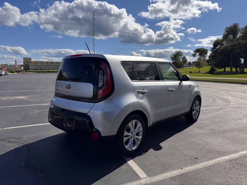 2016 Kia Soul +