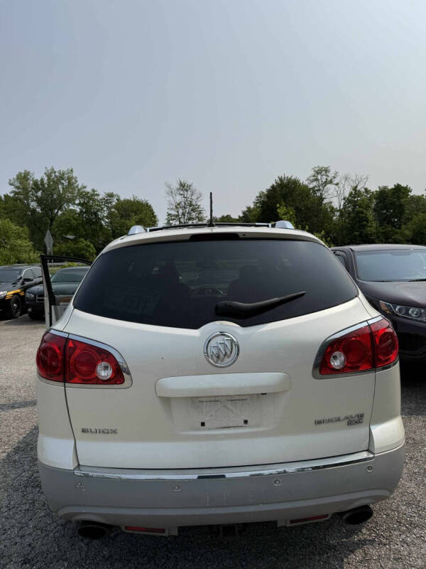Used 2008 Buick Enclave CXL with VIN 5GAER23758J194225 for sale in Cincinnati, OH