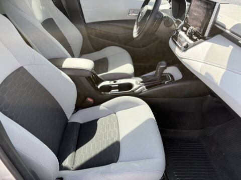 2025 Toyota Corolla Hatchback SE