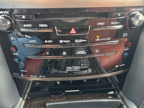 2021 Lexus LX 570 Three-Row