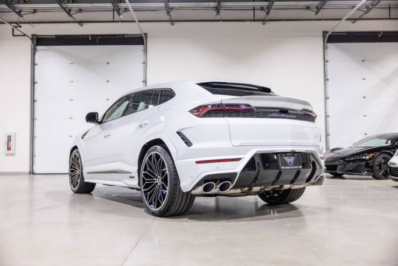 2025 Lamborghini Urus SE