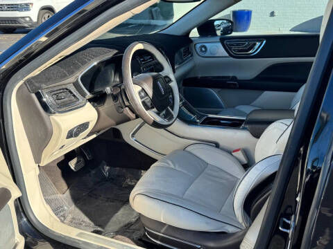 2017 Lincoln Continental Black Label