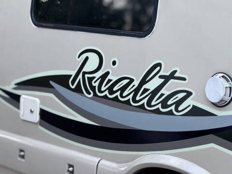 2002 Winnebago Rialta 22QD