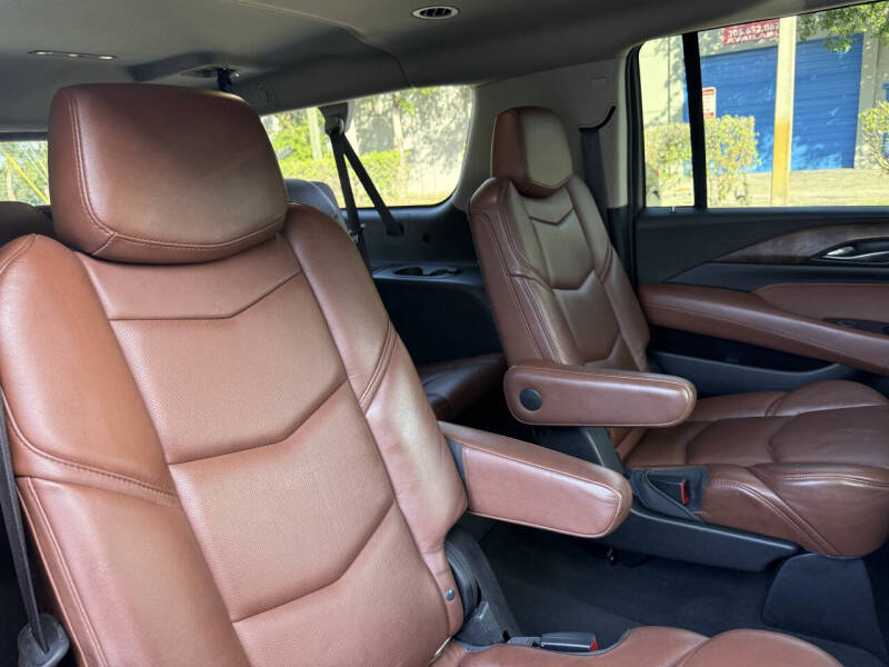 2017 Cadillac Escalade ESV Luxury