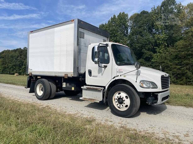 2014 Freightliner M2 106