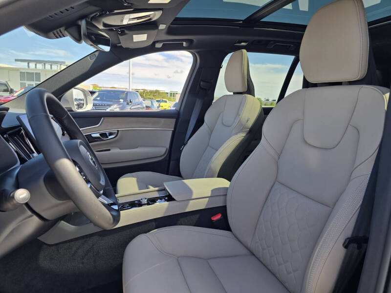 2026 Volvo XC90 B5 Core