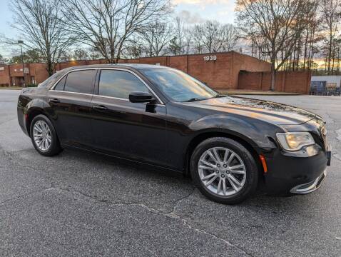 2019 Chrysler 300 for sale at United Luxury Motors in Stone Mountain GA