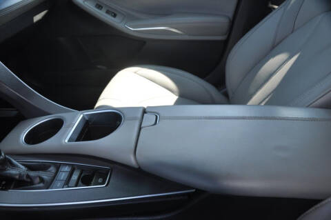 2020 Toyota Avalon XLE