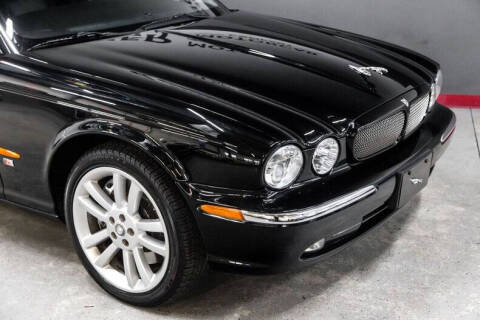 2004 Jaguar XJR
