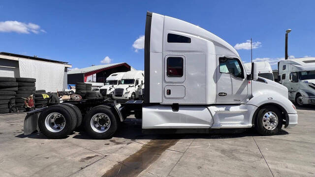 2022 Kenworth T680 for sale at KING TRUCK TRAILER SALES in Bakersfield, CA