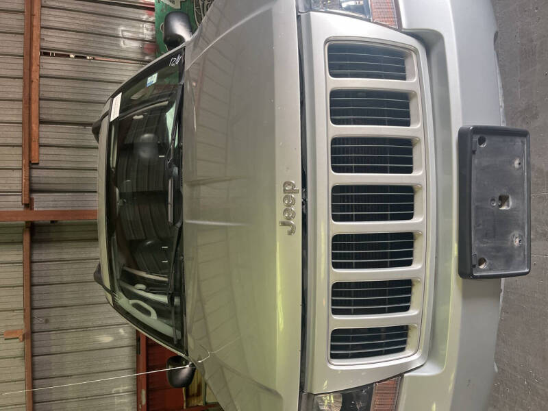 2004 Jeep Grand Cherokee Laredo's photo