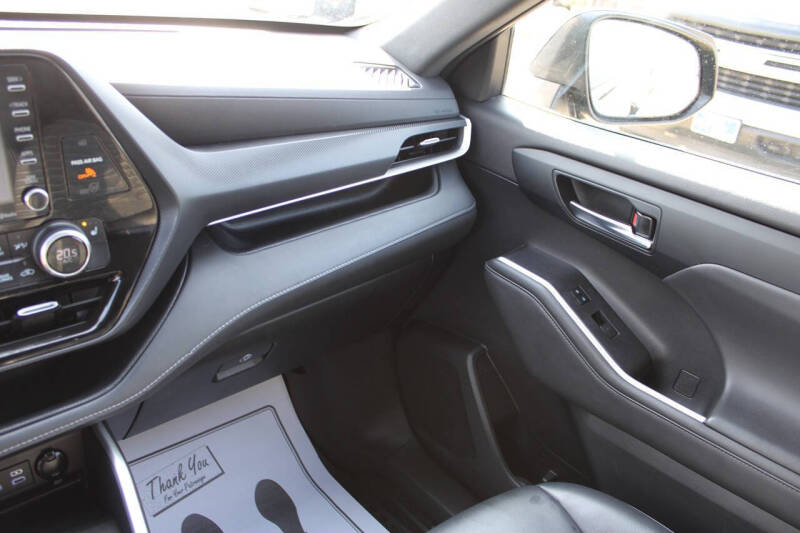 2022 Toyota Highlander XSE