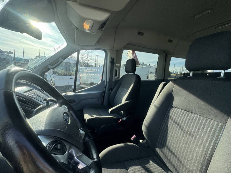 2018 Ford Transit 150 XLT