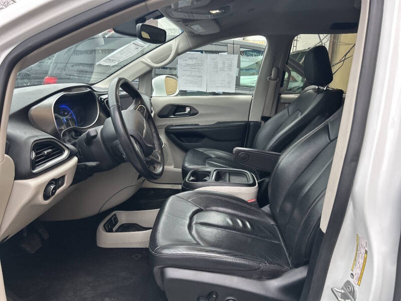2020 Chrysler Pacifica Touring L