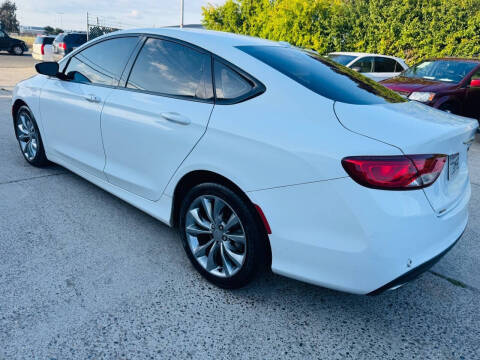 2015 Chrysler 200 S