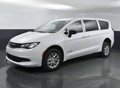 2025 Chrysler Voyager LX
