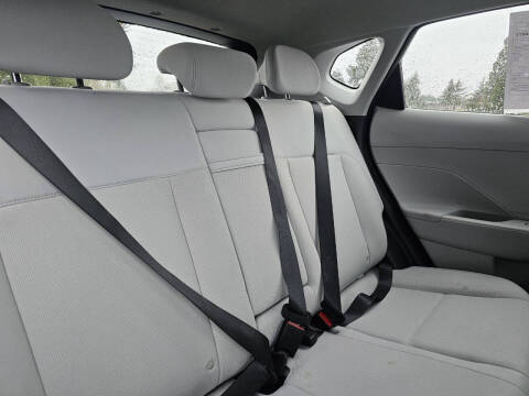 2024 Hyundai Kona SE