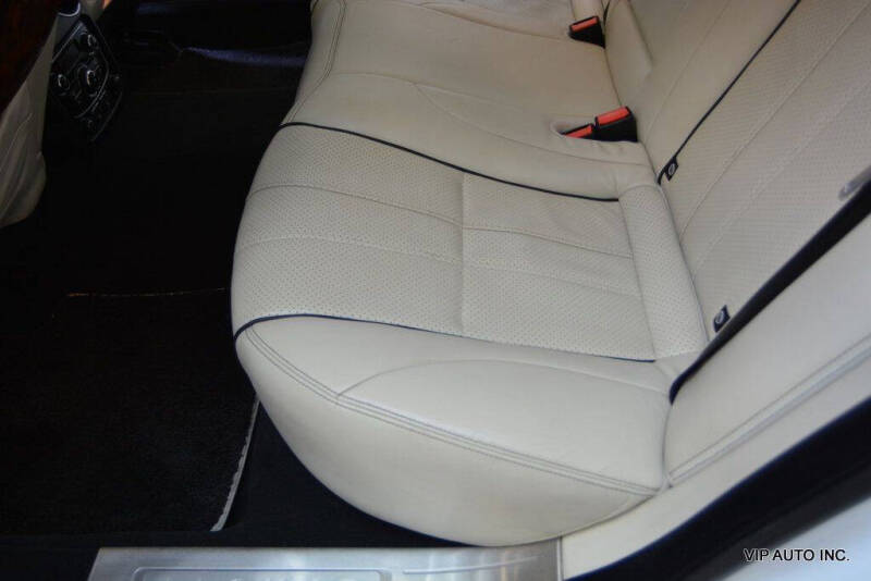 2012 Jaguar XJL Portfolio