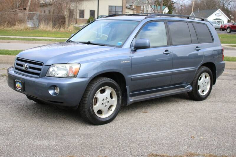 2004 Toyota Highlander for sale at Great Lakes Classic Cars & Detail Shop in Hilton NY