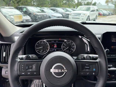 2023 Nissan Pathfinder SV