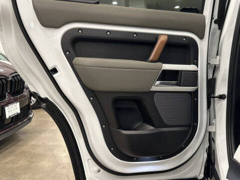 2021 Land Rover Defender 110 SE