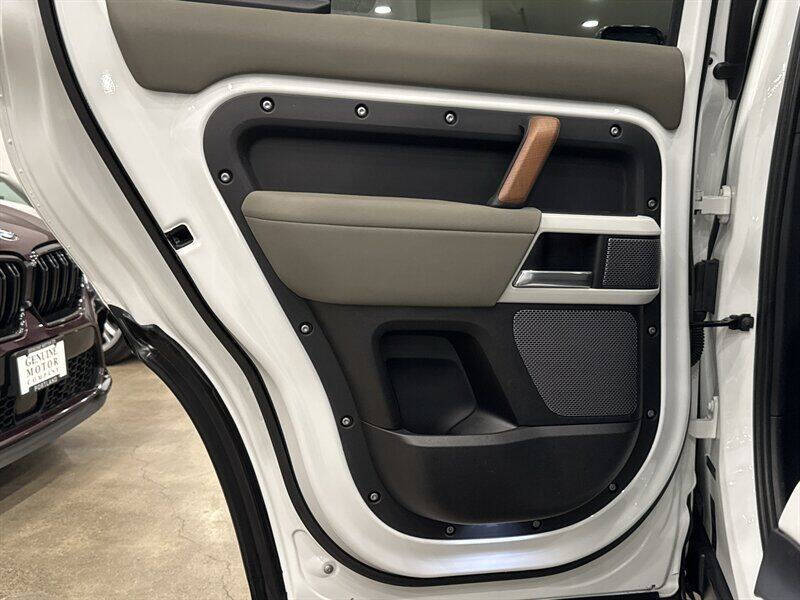 2021 Land Rover Defender 110 SE