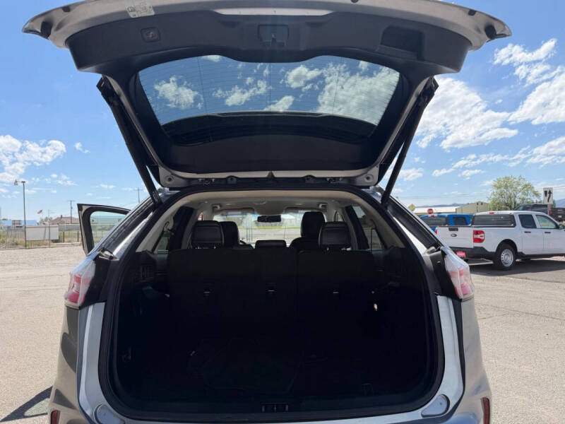 2020 Ford Edge Titanium