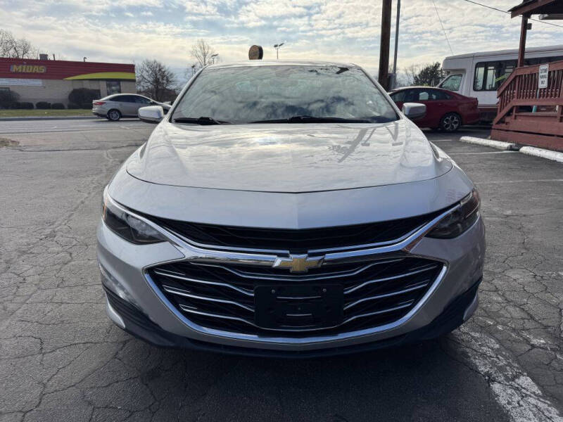 2021 Chevrolet Malibu 1LT photo 2