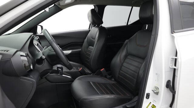 2019 Nissan Kicks SR