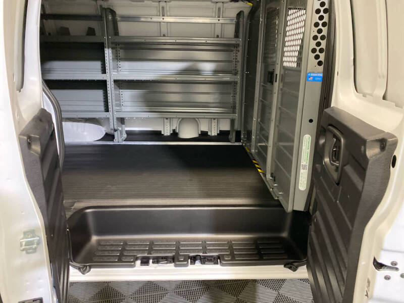 2025 Chevrolet Express 2500