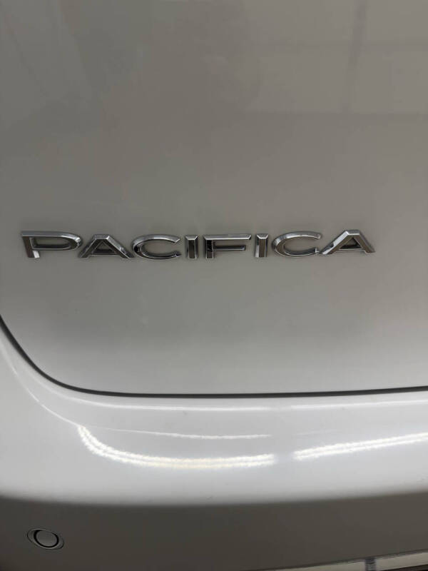 2025 Chrysler Pacifica Select - Photo 15