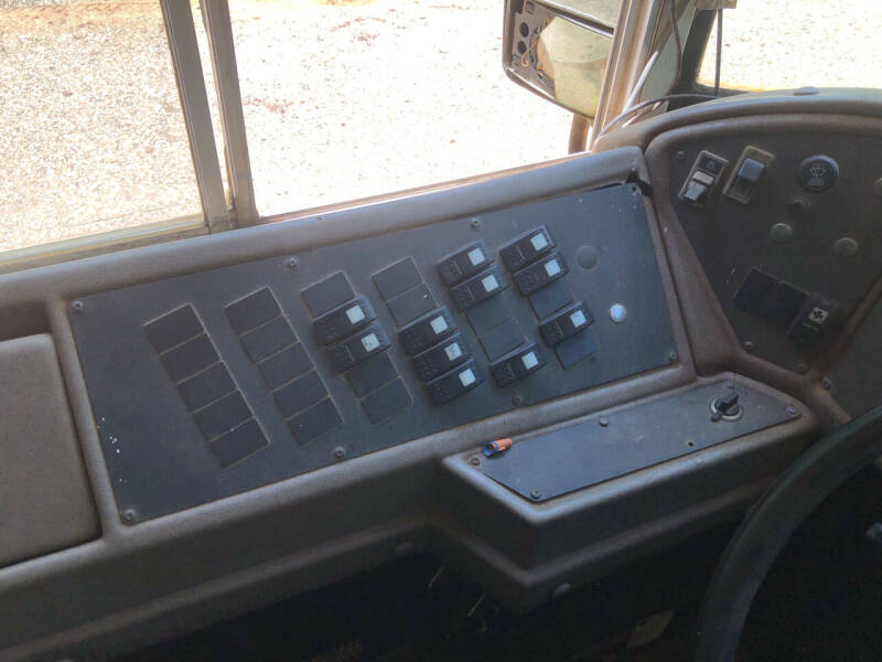 2001 International 3000IC